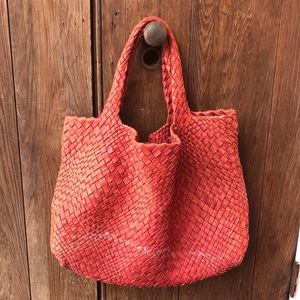 Casual coral woven leather bag